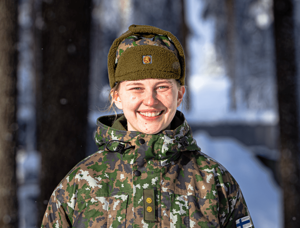 Upseerina: Koulutusupseeri, luutnantti Aurora Kössö